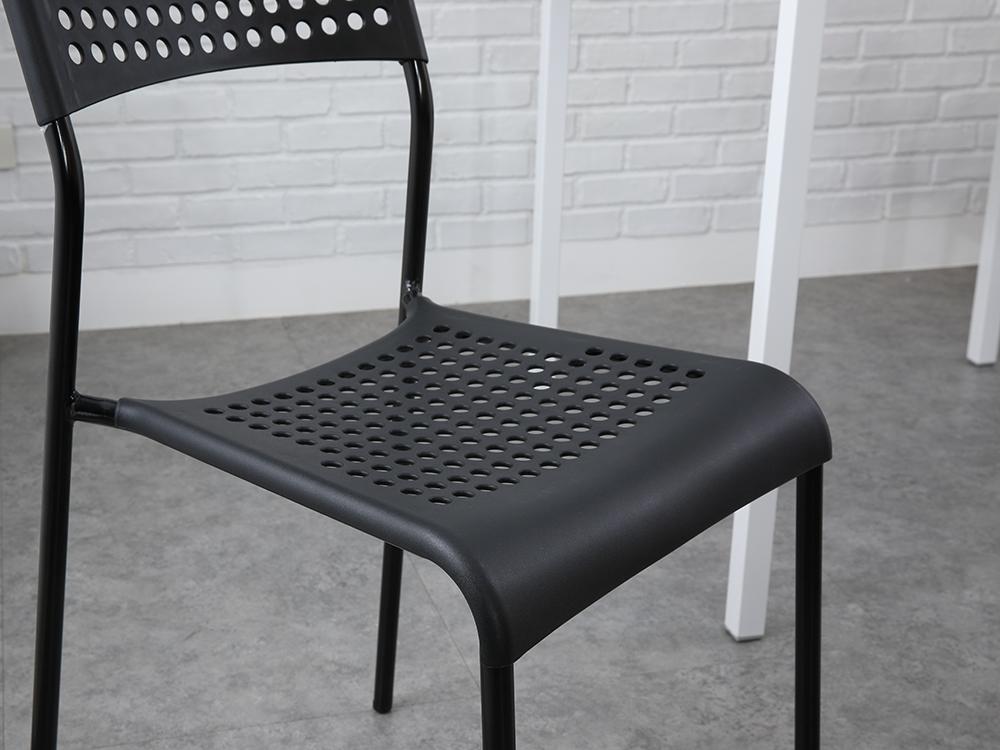 เก้าอี้ทานอาหาร รุ่นด็อตตี้ - สีดำ